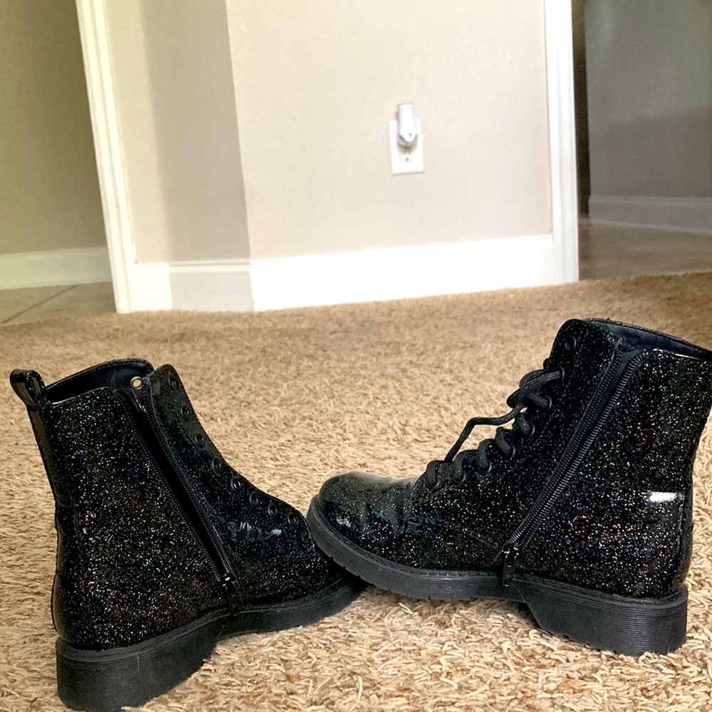 Kids Black boots